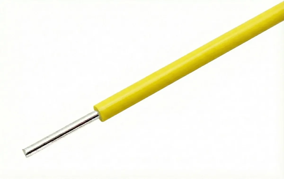 Žlutý vodič s pevným jádrem 22AWG pro breadboardy na metr