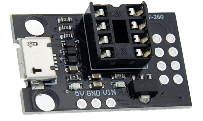 ATtiny programovací deska